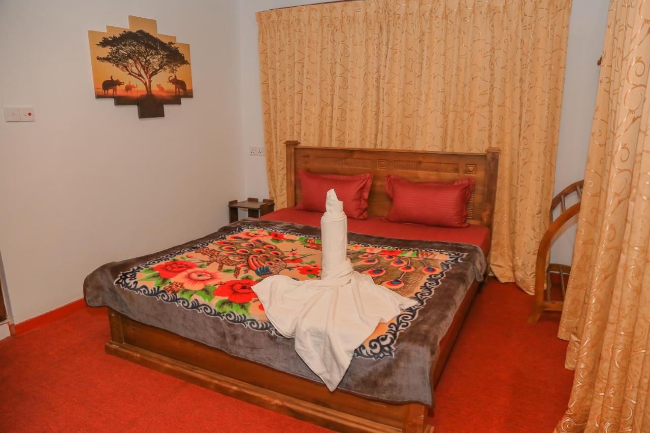 Royal Guest Hotel Inn Nuwara Eliya Bagian luar foto